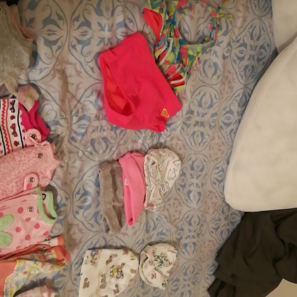 Baby girl Pajamas and Hats - Picture 4 of 4